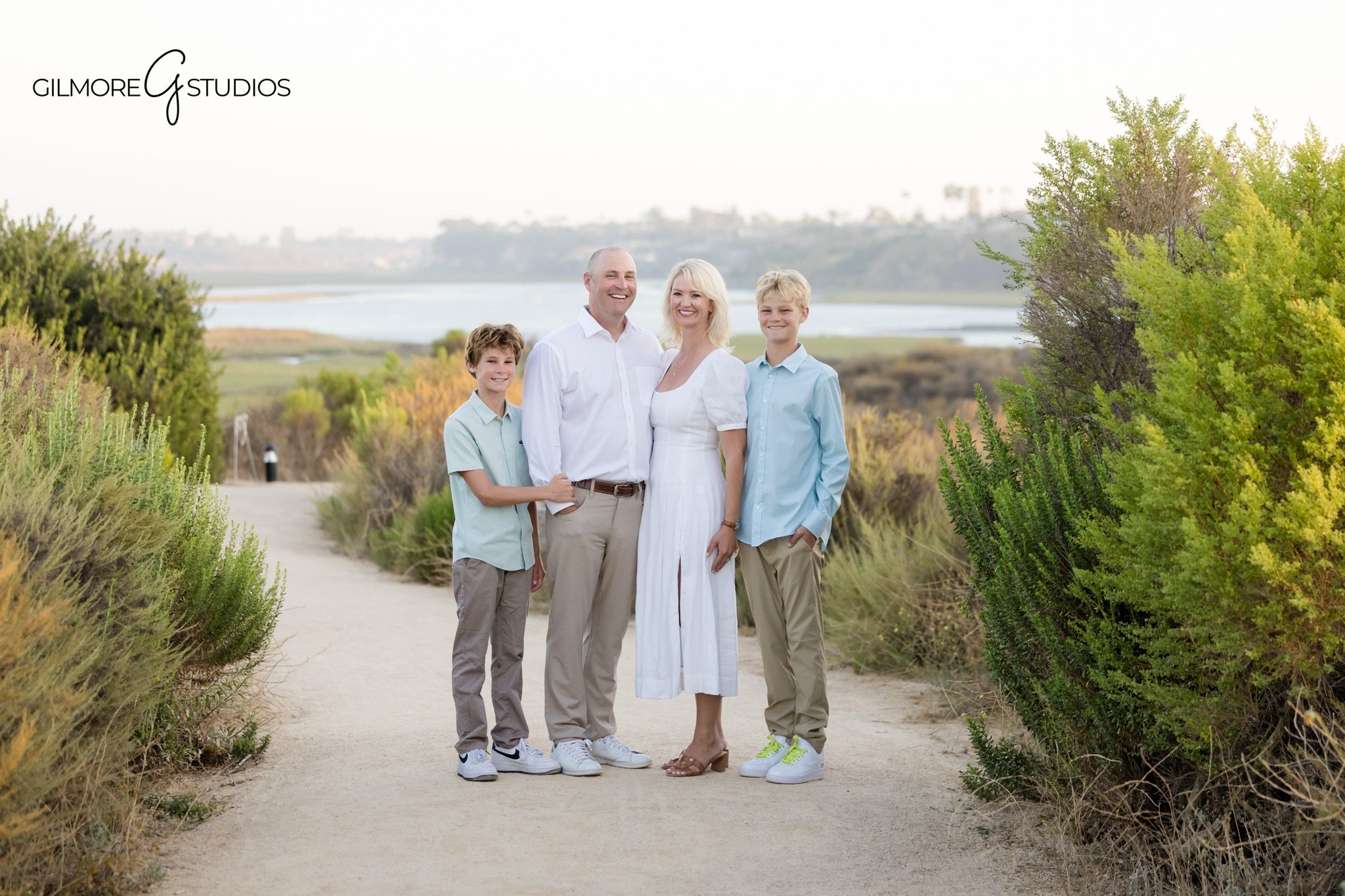 Natural family photography at Back Bay Nature Preserve
Family photos with older children in Newport Beach nature preserve