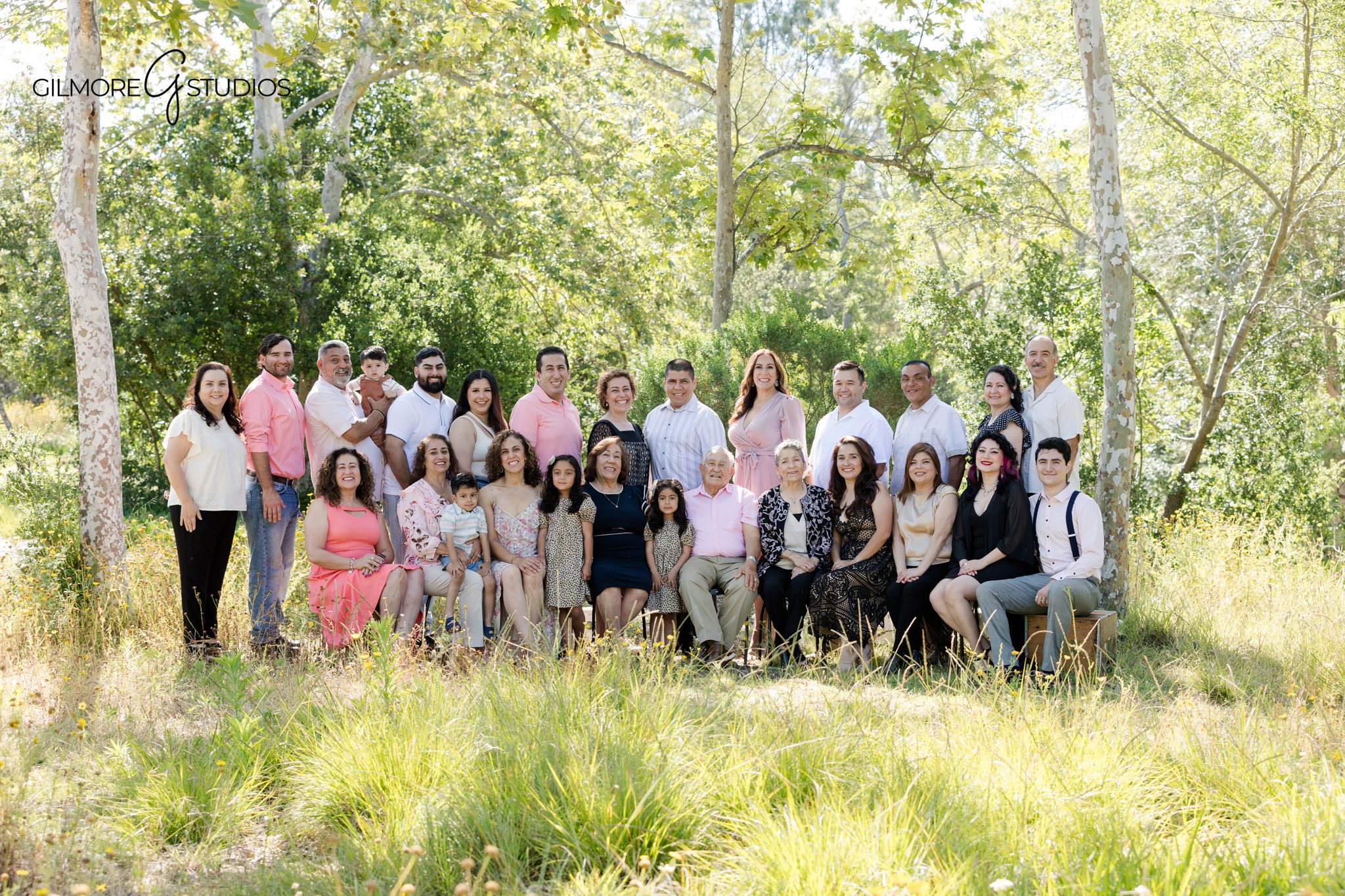 Large family portrait session at Canyon Park in Newport Beach
Newport Beach extended family photographer capturing a large group at Canyon Park