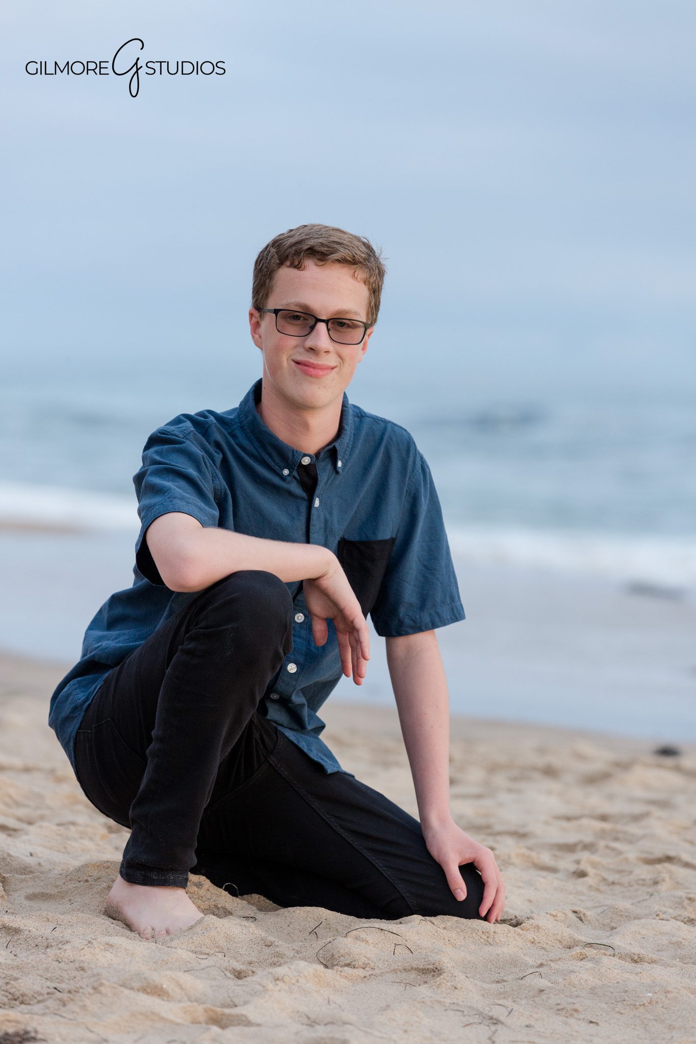 Family photos before graduation at Crystal Cove beach
Newport Beach senior portraits with soft blue and white wardrobe