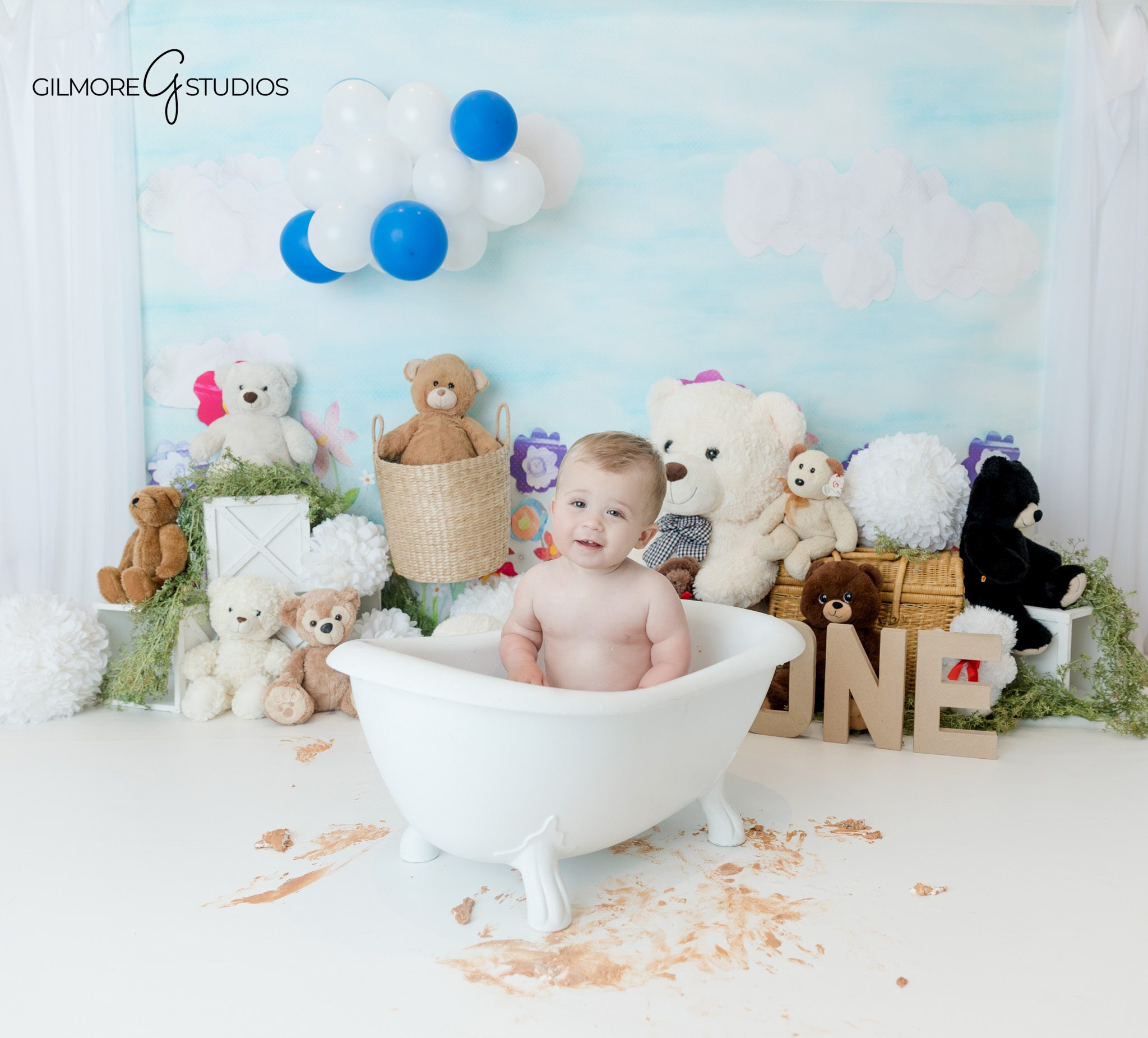 Simple baby portrait with teddy bears before cake smash session
Queen Creek AZ baby photographer capturing first birthday milestone