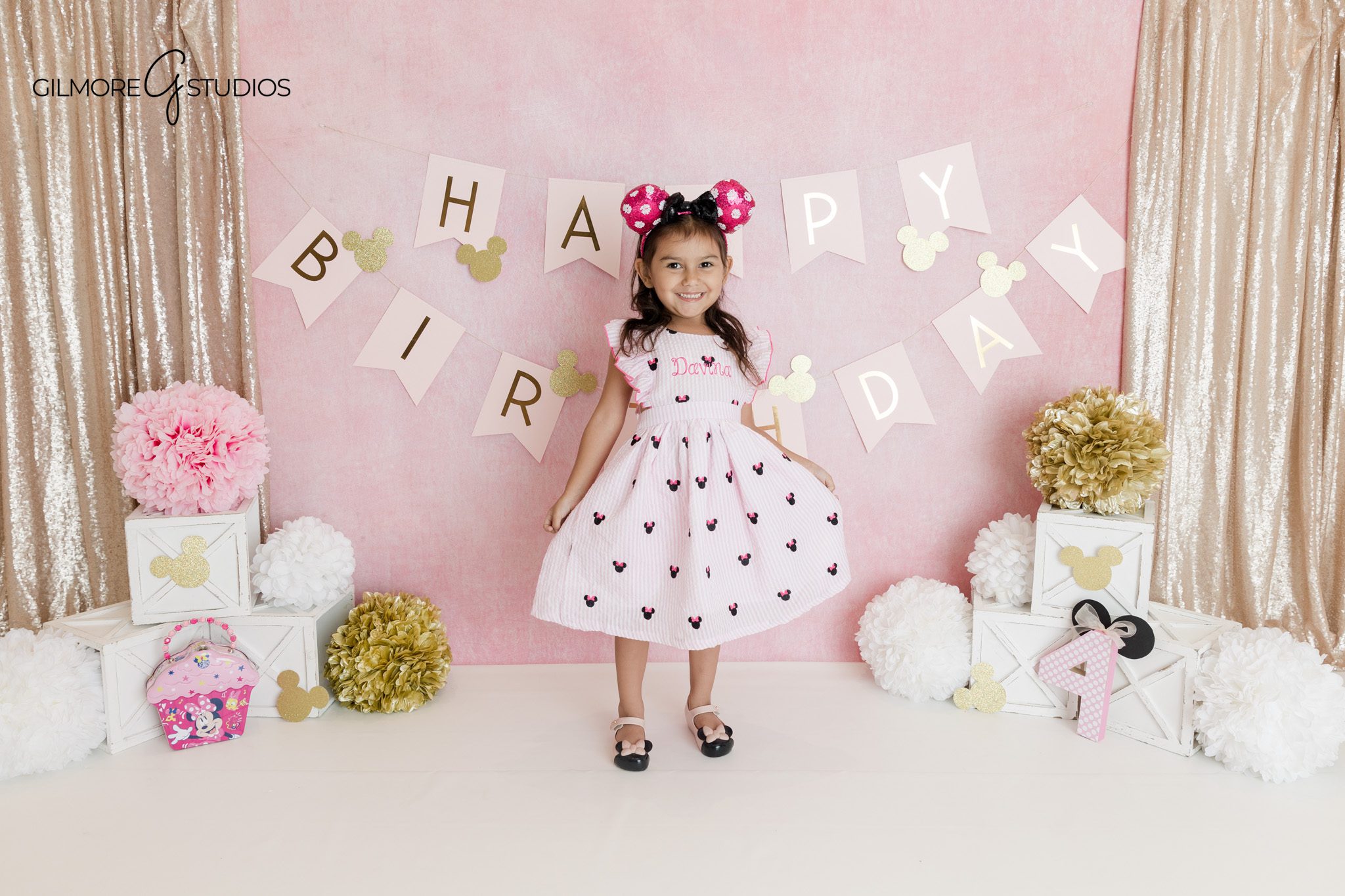 Queen Creek photographer for Minnie Mouse inspired 4th birthday studio session
Girl’s 4th birthday photoshoot with pink Minnie Mouse inspired backdrop