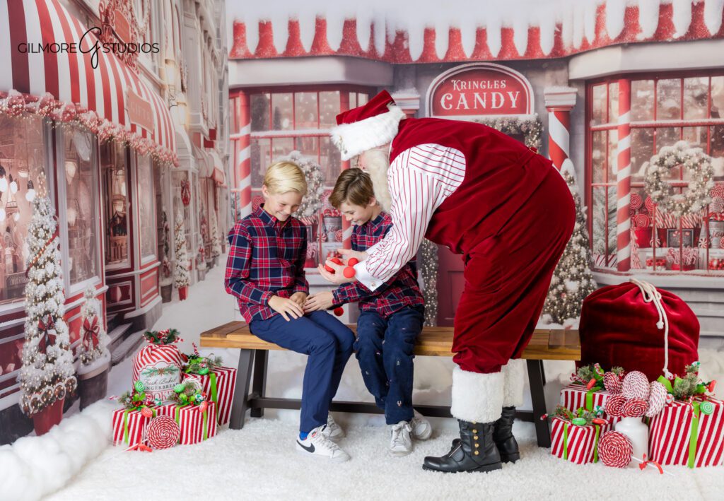 Queen Creek AZ Christmas mini session with Santa and brothers
Sibling Santa photos with matching plaid outfits