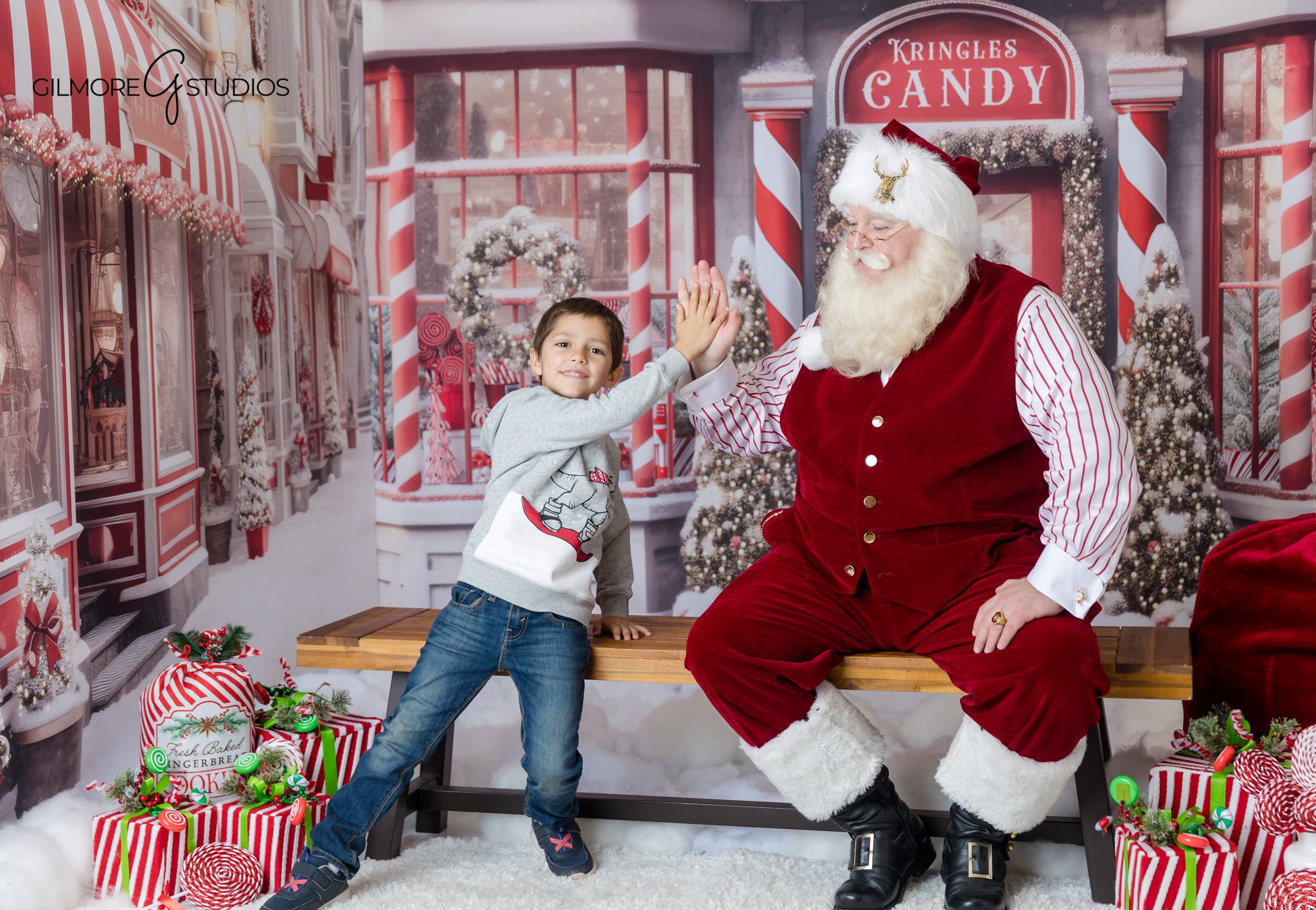 Family portrait with Santa for Christmas cards near Gilbert AZ
Santa mini session with mom dad and child in Arizona