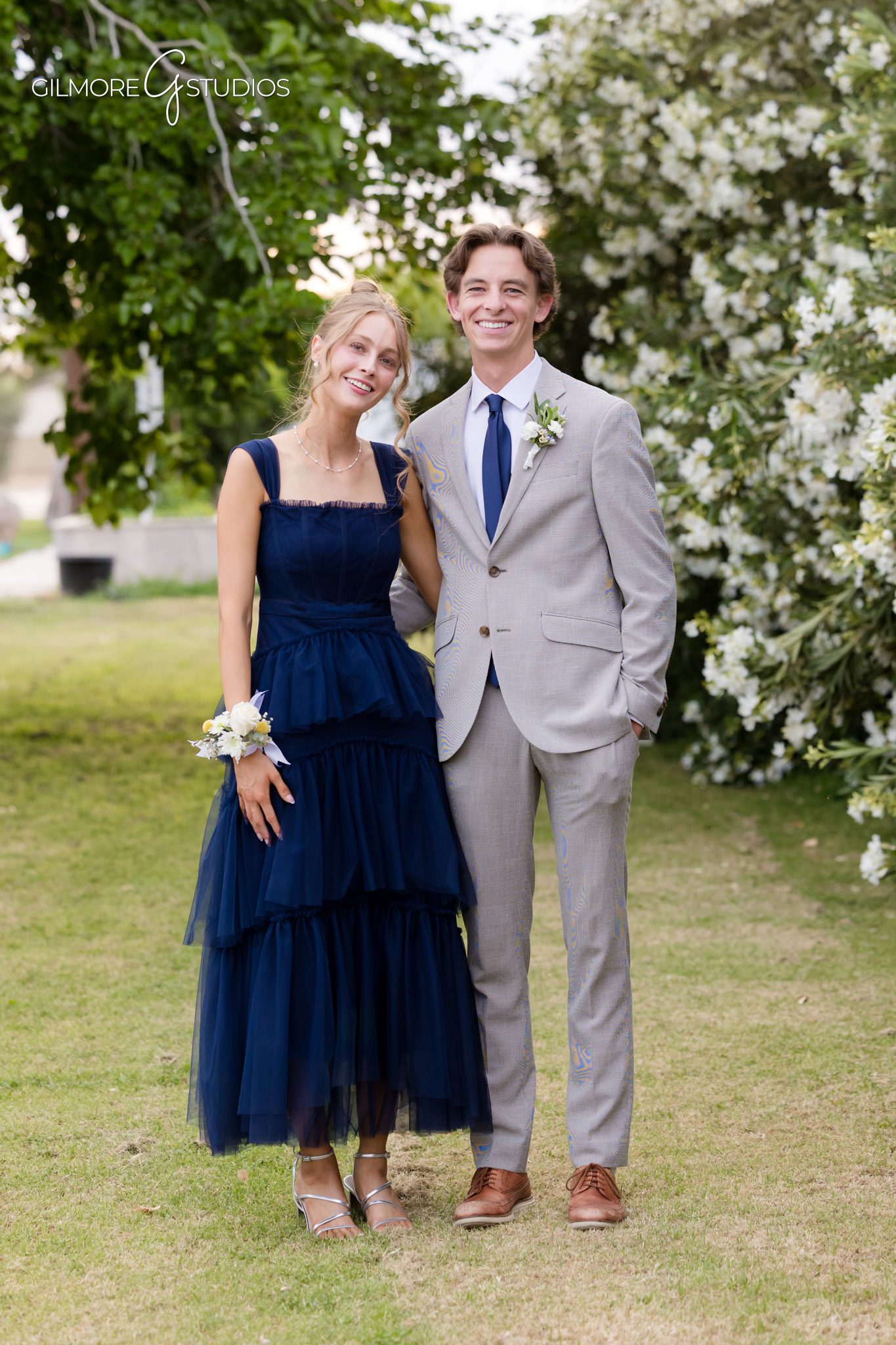 Teen prom couple photos with greenery and flowers
Formal prom photos in Gilbert with soft evening light