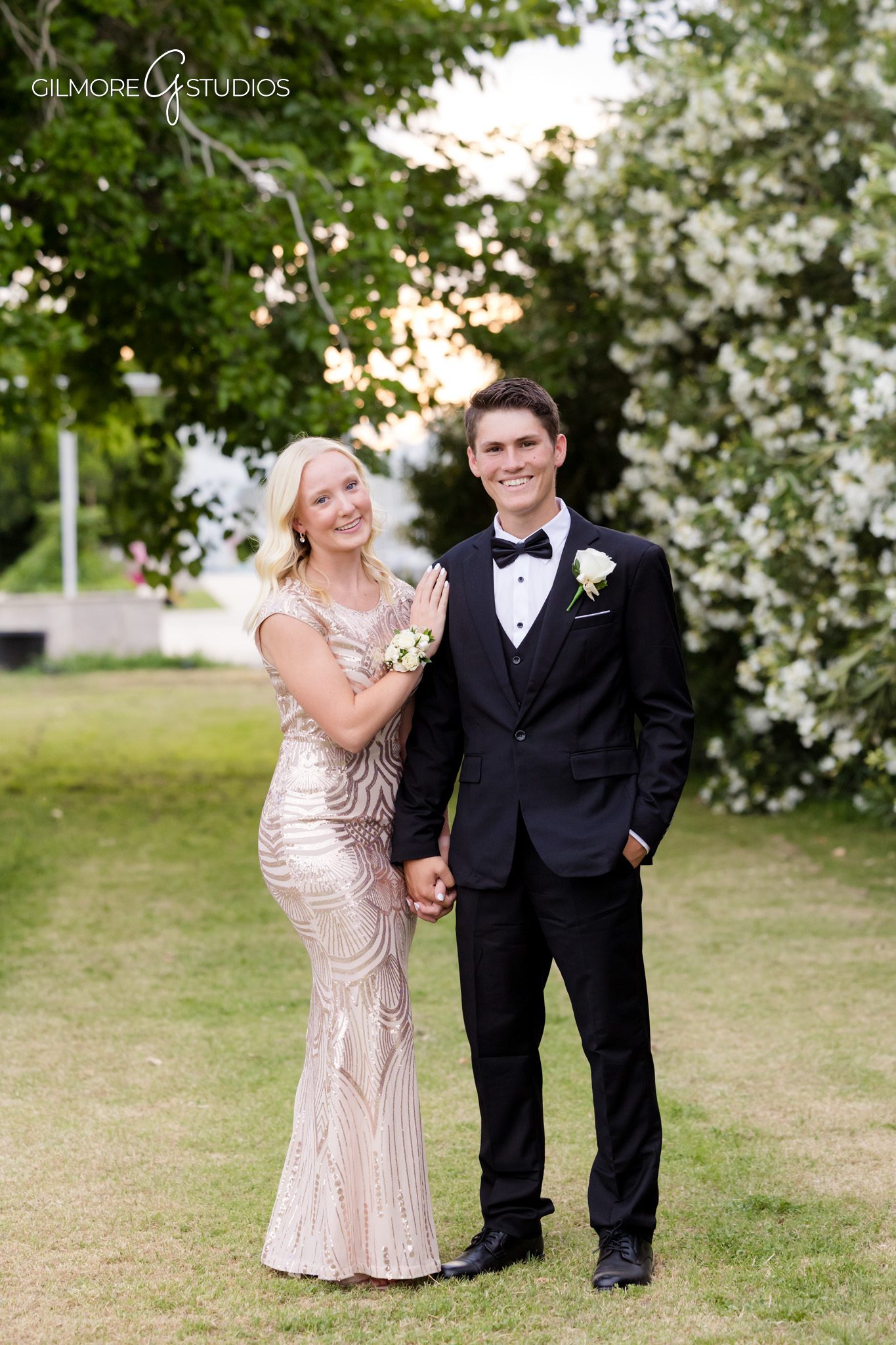 ALA prom couples portraits with flowering background
Gilbert Arizona prom session with classic formal poses