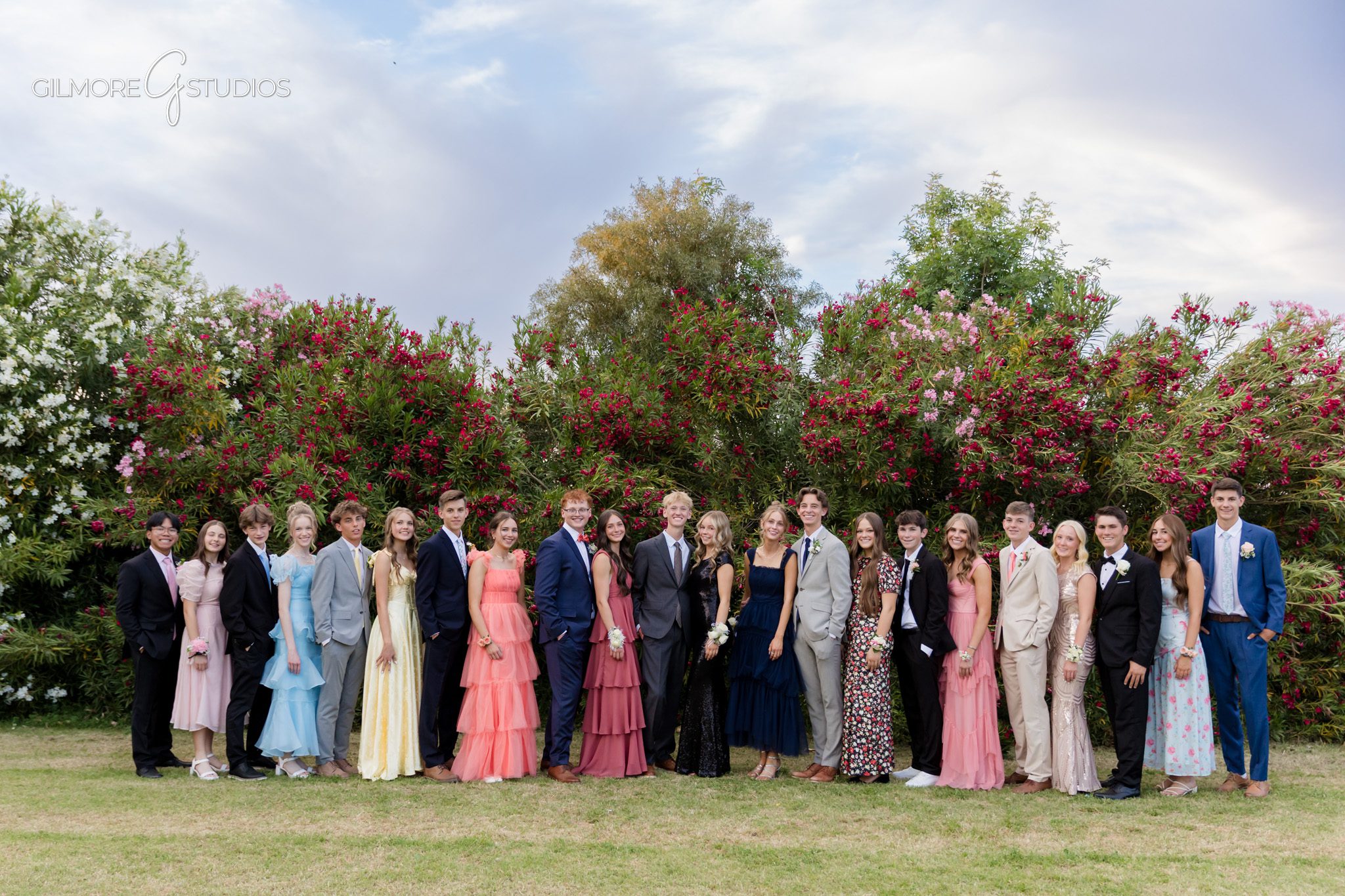 Gilbert AZ prom photographer for ALA prom group photos
ALA prom couples photos in Gilbert Arizona